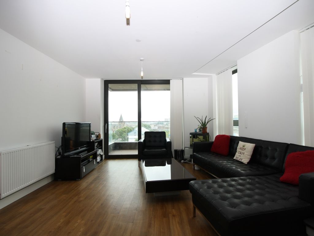2 bed flat to rent in Connaught Heights, Waterside Park, London E16, £