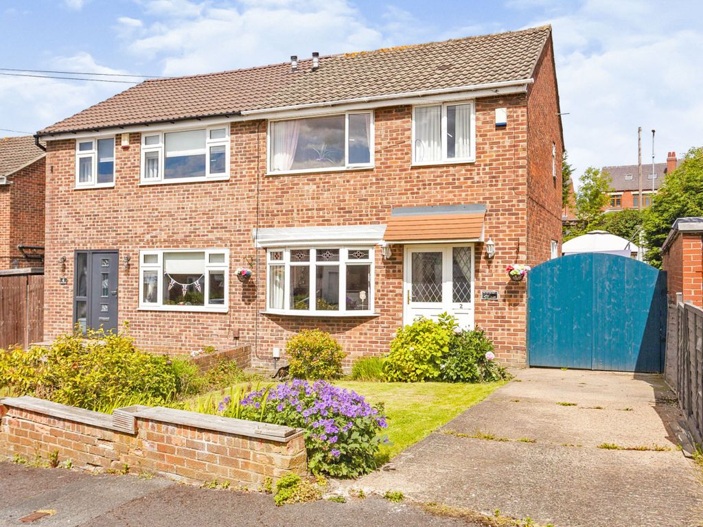 3 bed semidetached house for sale in Field Close, Heckmondwike, West