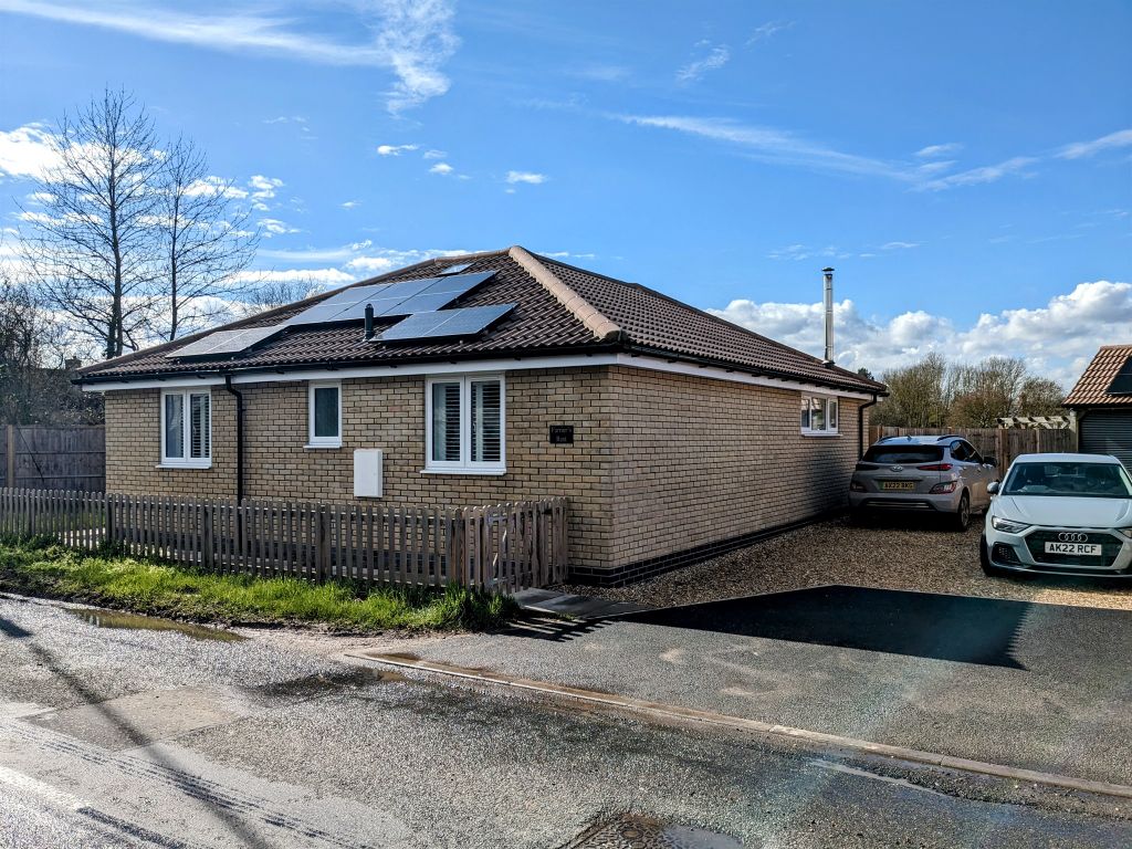 2 bed detached bungalow for sale in Haughley Green, Stowmarket IP14