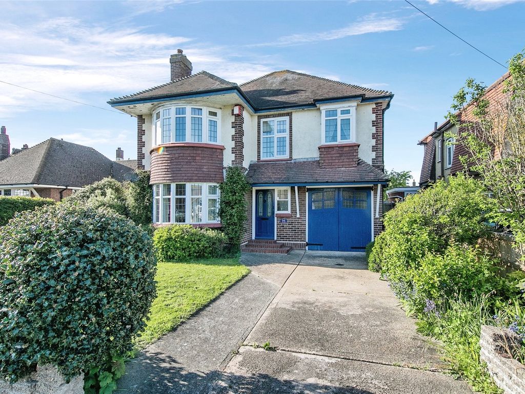 4 bed detached house for sale in Skelmersdale Road, ClactonOnSea