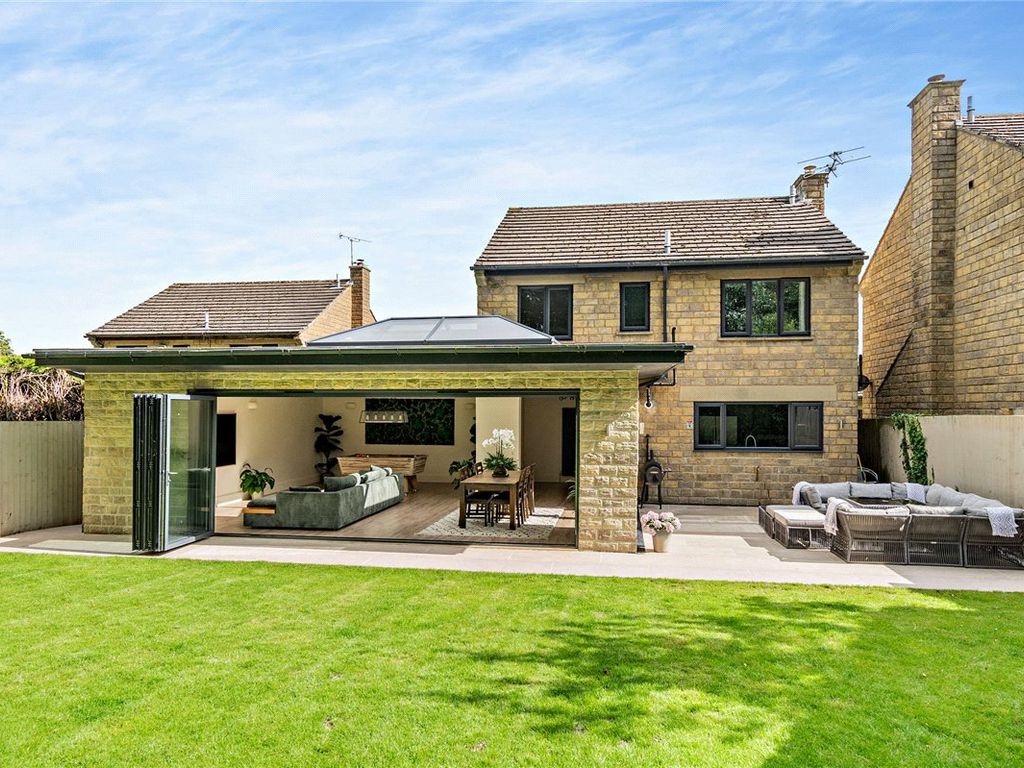 4 bed detached house for sale in Moor Park Close, Beckwithshaw