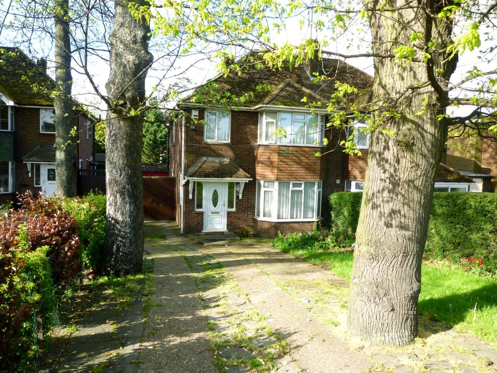 3 bed semidetached house to rent in Dunstable Road, Luton LU4 Zoopla