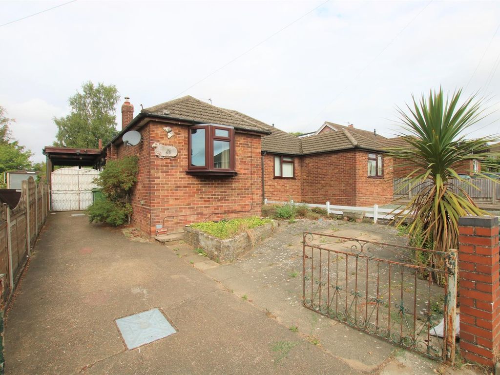 2 bed semidetached bungalow for sale in Breckland Road, New Costessey