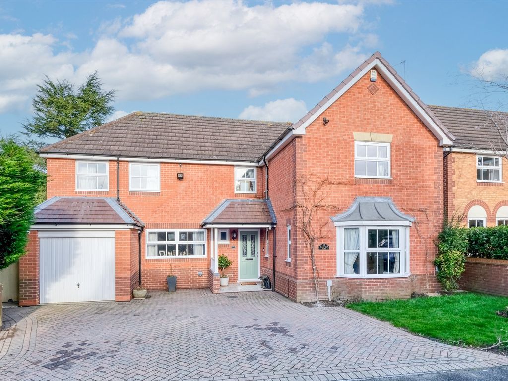 4 bed detached house for sale in Malvern Road, Bromsgrove B61, £675,000