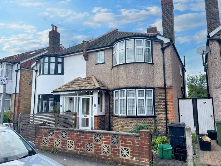 3 bed semidetached house for sale in Southlands Road, Bromley BR2, £