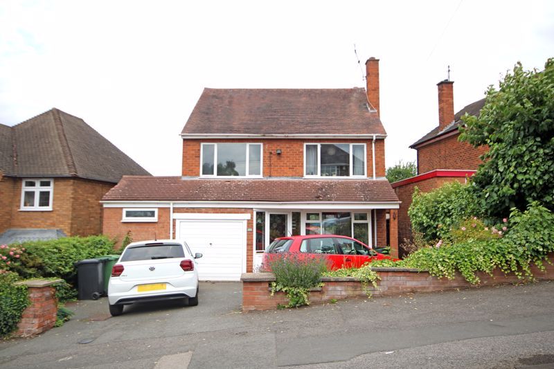 3 bed detached house for sale in Kingsway, Stourbridge DY8, £319,950