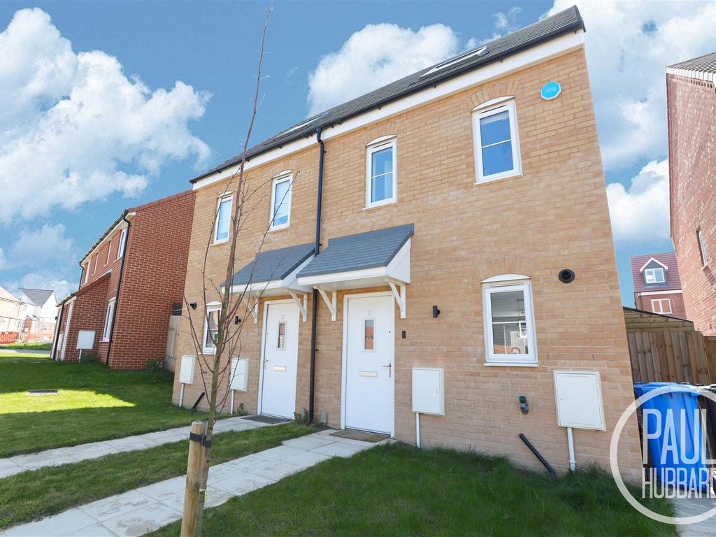 3 bed semidetached house for sale in Lyncoln Drive, Carlton Colville