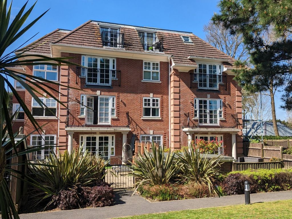 2 bed flat for sale in Haven Road, Canford Cliffs, Poole, Dorset BH13