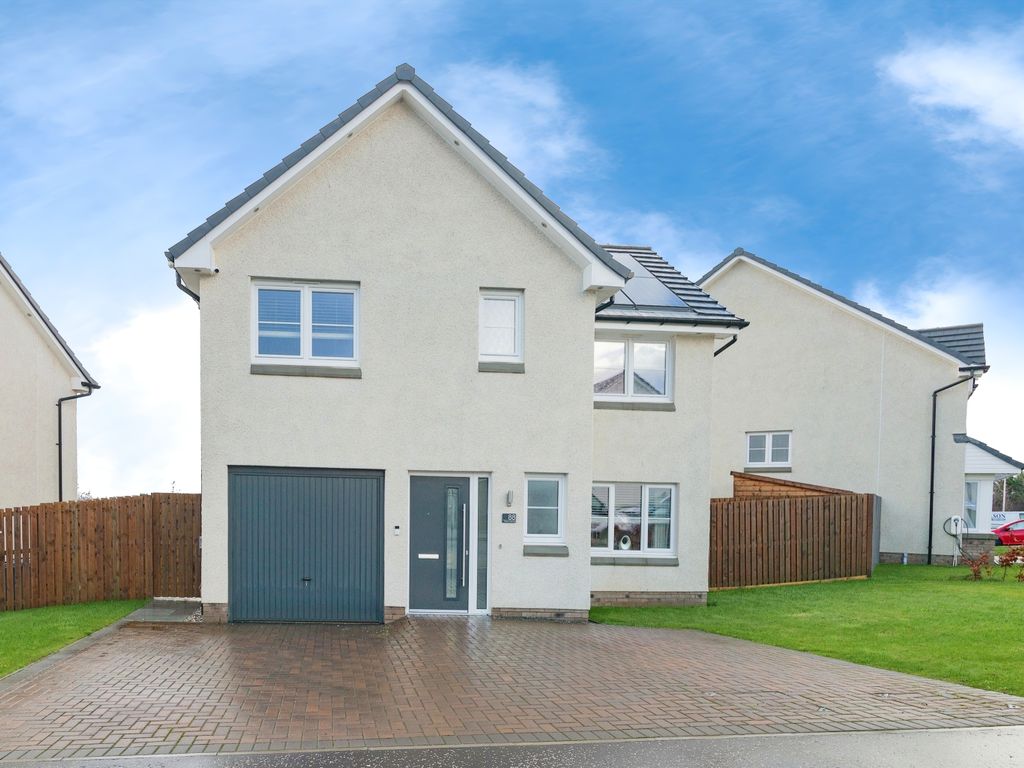 4 bed detached house for sale in Clare Crescent, Larkhall ML9, £260,000