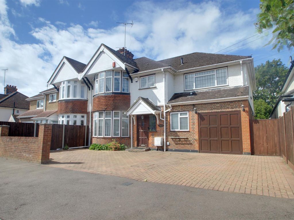 5 bed semidetached house for sale in Woodland Drive, Cassiobury