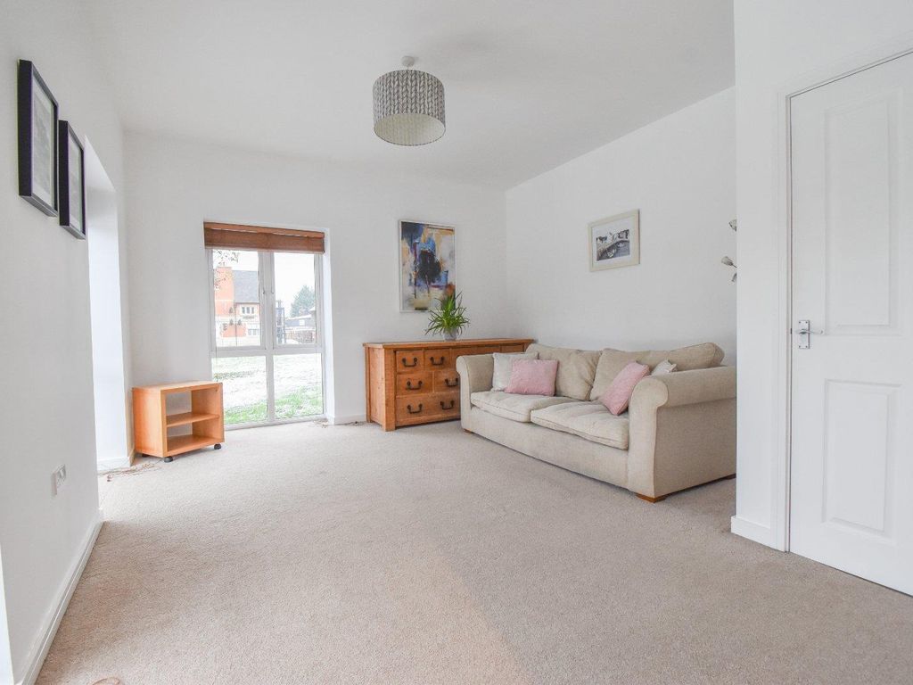 Pomfret Court River Vw NN4