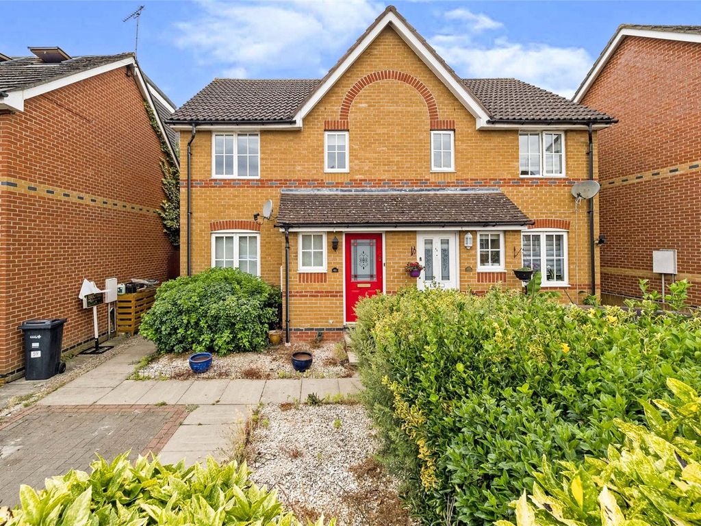 3 bed semidetached house for sale in Karina Close, Chigwell IG7 Zoopla