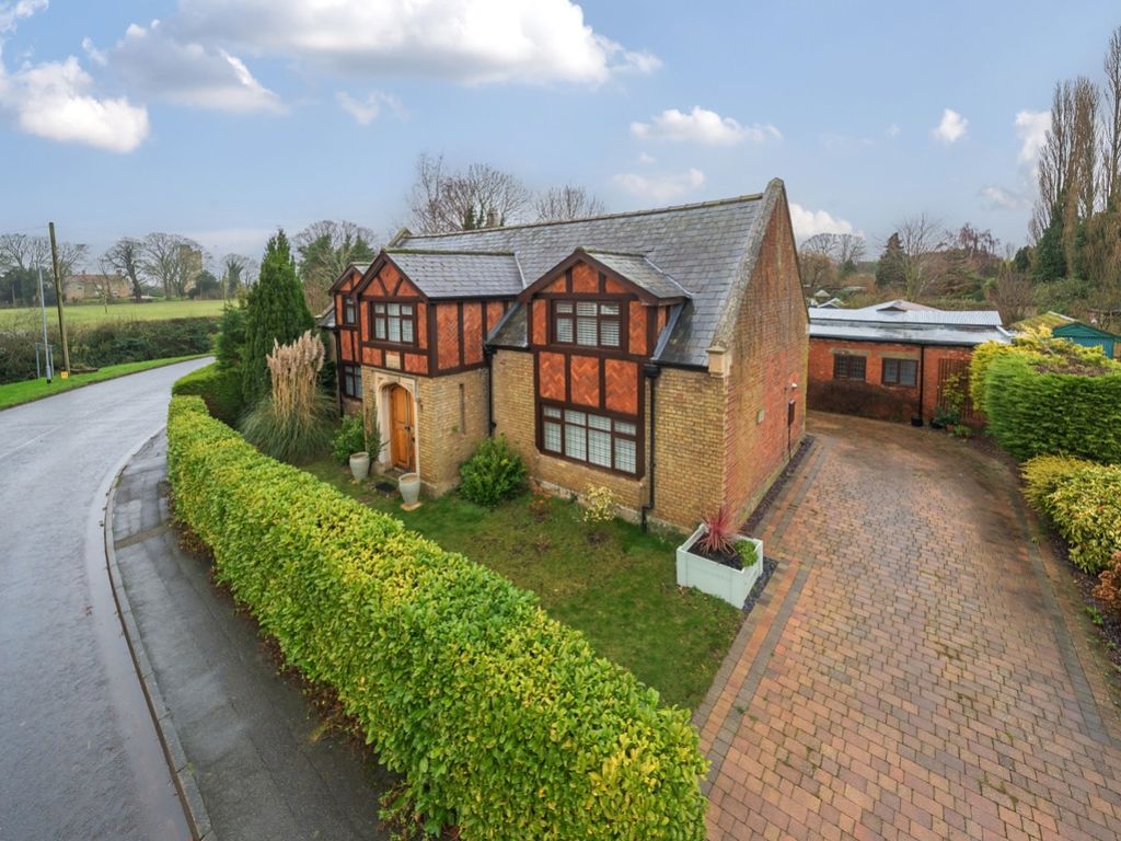 3 bed detached house for sale in High Street, South Kyme, Lincoln, Lincolnshire LN4, £475,000