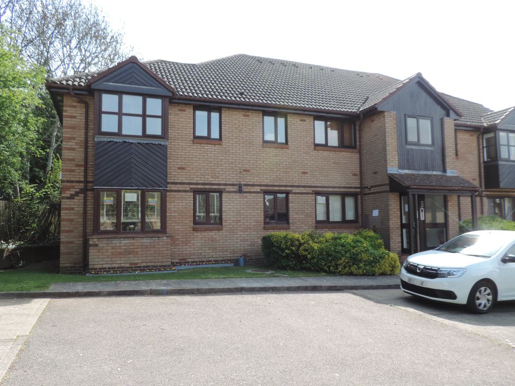 2 bed flat to rent in Bornedene, Potters Bar EN6 Zoopla