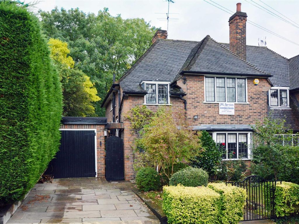 4 bed semidetached house to rent in Blandford Close, Hampstead Garden