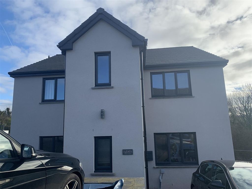 3 bed detached house for sale in Croesyceiliog, Carmarthen SA32 Zoopla