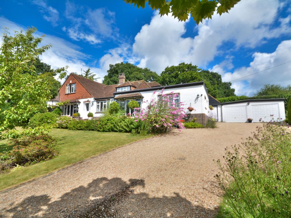 5 bed detached house for sale in The Hawthorns, Smock Alley, West