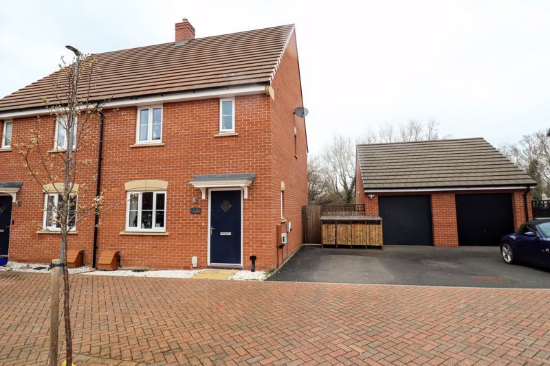 3 bed semidetached house for sale in Summerlin Drive, Woburn Sands