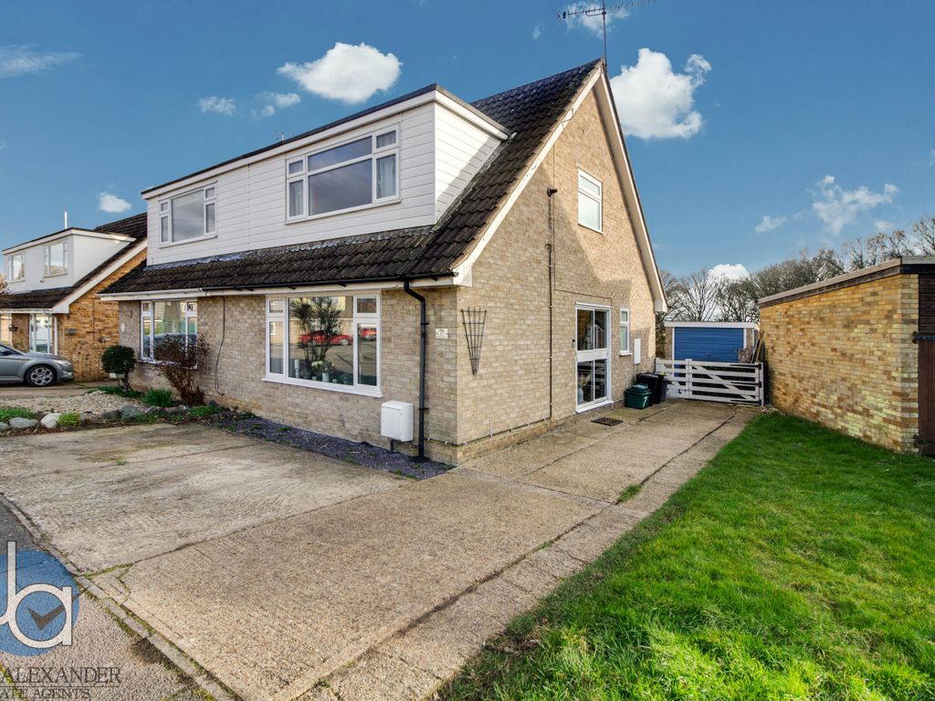 3 bed semidetached house for sale in Birchwood Close, Tiptree