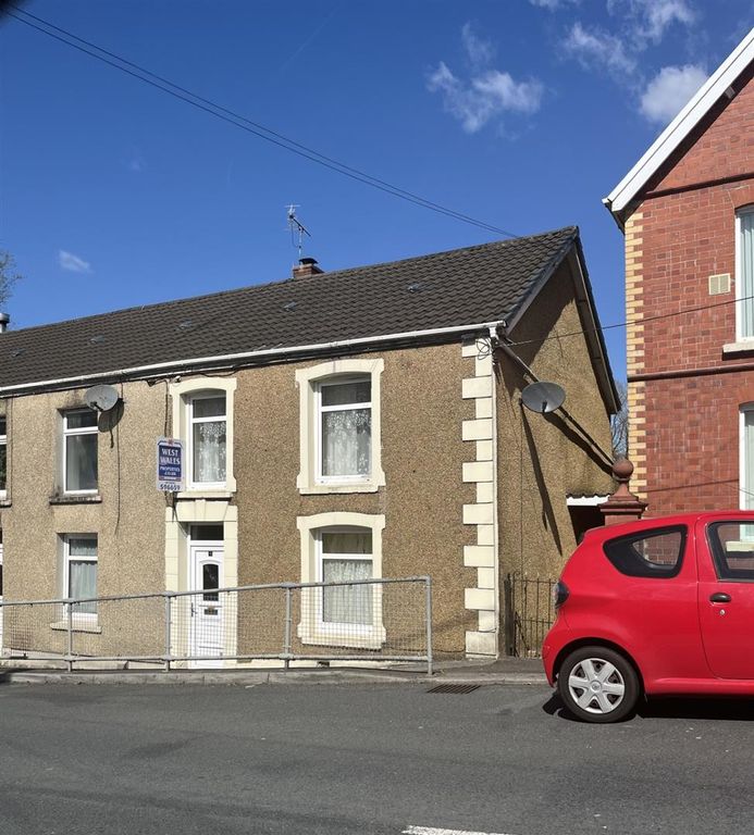 3 bed end terrace house for sale in Hendre Road, Tycroes, Ammanford
