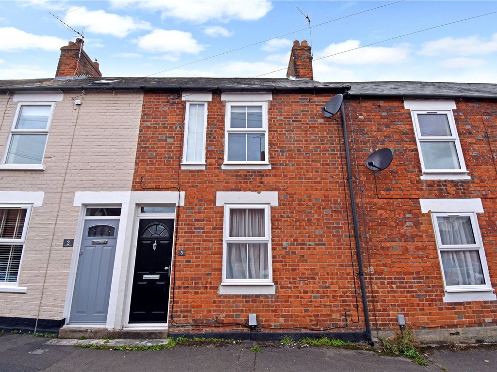 3 bed terraced house for sale in Enborne Place, Newbury, Berkshire RG14