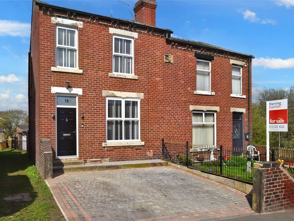 3 bed semidetached house for sale in Fall Lane, East Ardsley