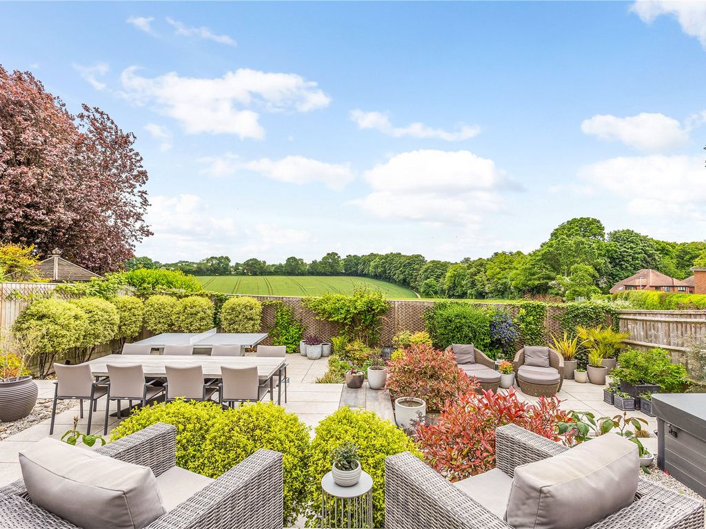 4 bed detached house for sale in Grange Road, High HP15, £