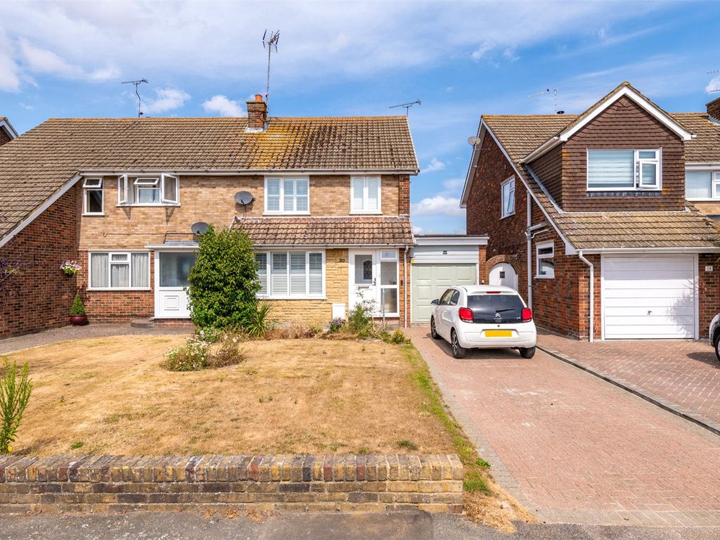3 bed semidetached house for sale in Chatsworth Drive, Sittingbourne