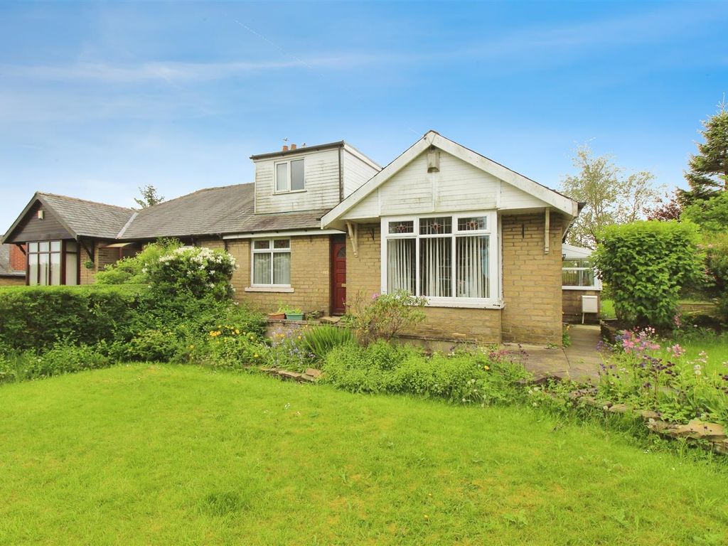 3 bed semidetached bungalow for sale in Beacon Road, Bradford BD6, £