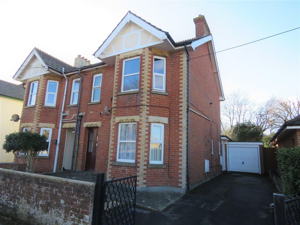3 bed semidetached house for sale in Hobart Road, New Milton BH25 Zoopla