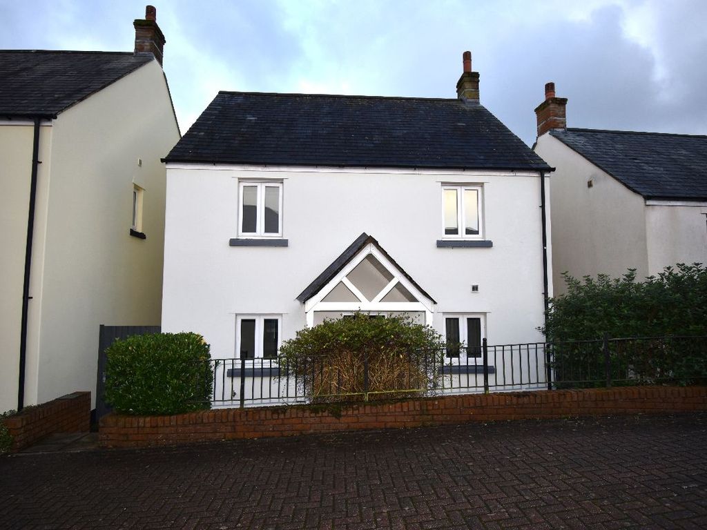 4 bed detached house to rent in Tor Cottage, 6 Blangy Close, North