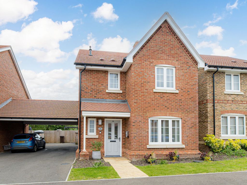 3 bed detached house for sale in Marconi Crescent, Teynham ME9 Zoopla