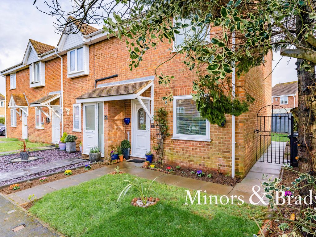 2 bed end terrace house to rent in Forth Close, CaisterOnSea, Great