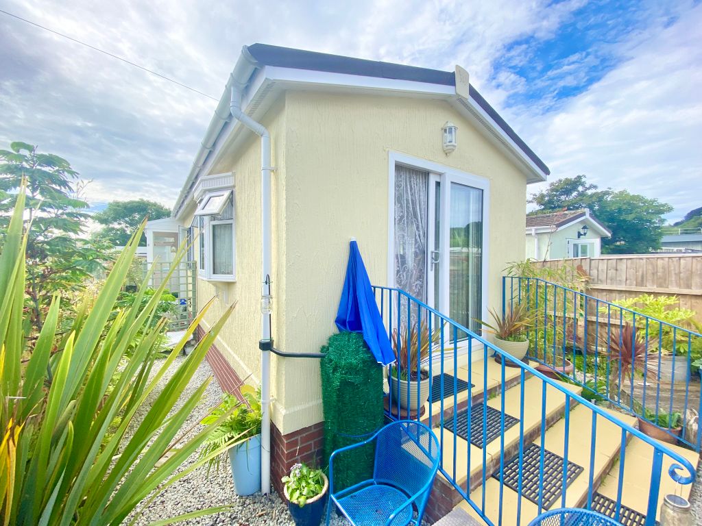 2 bed bungalow for sale in Eastern Green, Penzance TR18, £135,000 Zoopla