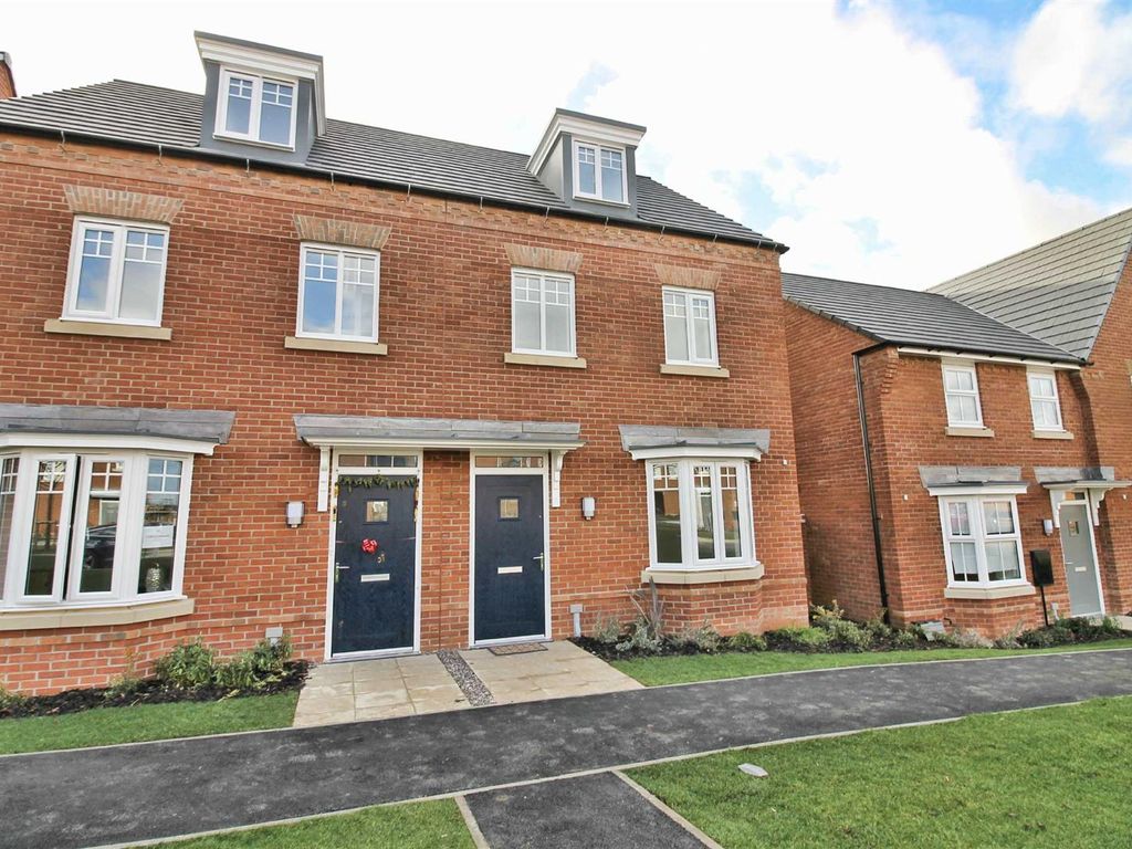 3 bed town house to rent in Cicero Crescent, Fairfields, Milton Keynes