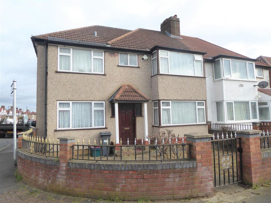 5 bed semidetached house for sale in Munster Avenue, Hounslow TW4 Zoopla