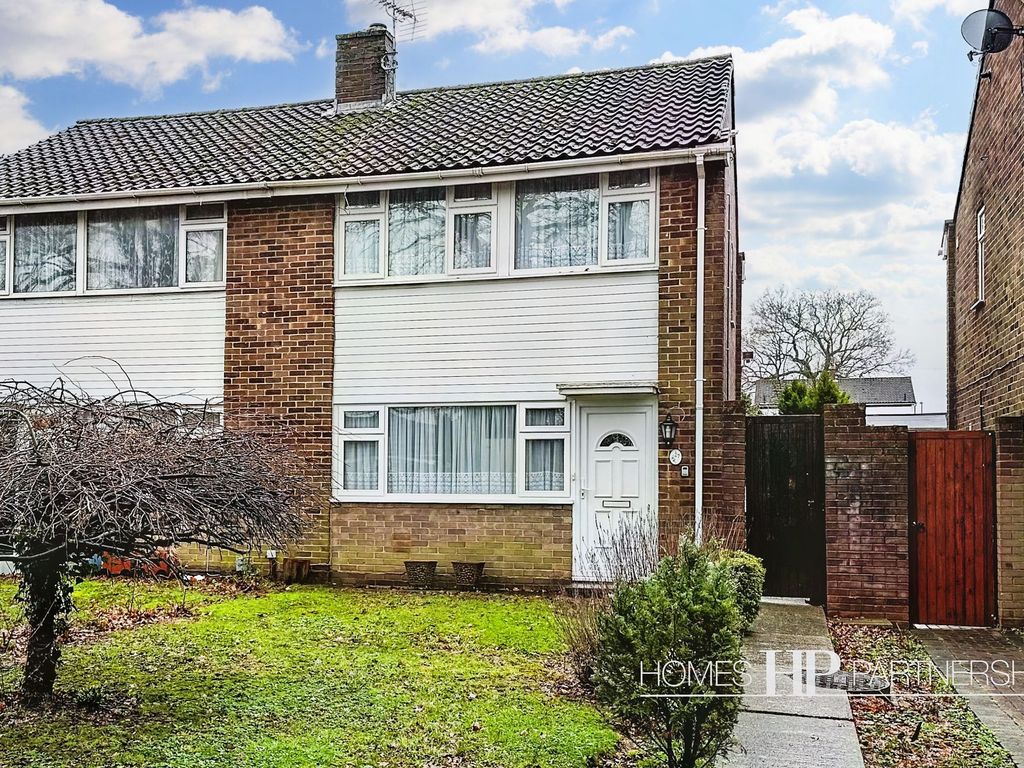 3 bed semidetached house for sale in Hazelwood, Crawley RH11 Zoopla