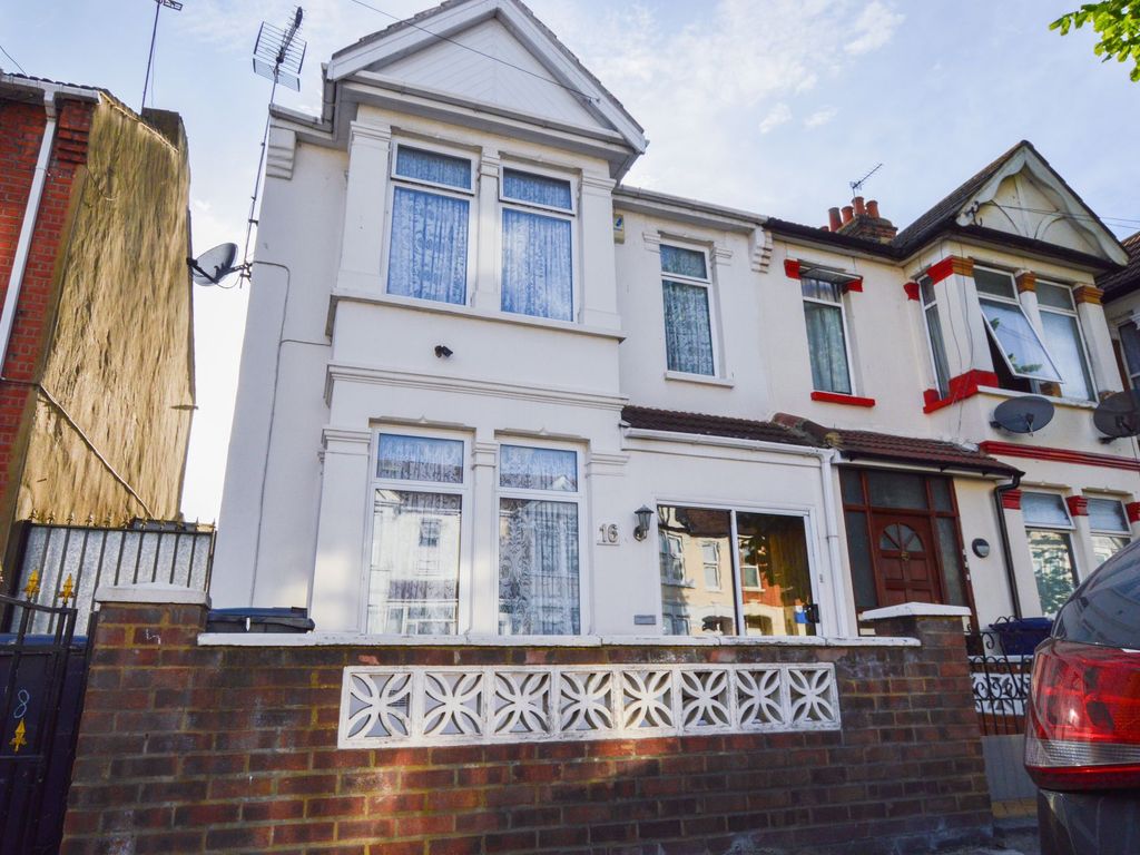 3 bed end terrace house for sale in Abbotts Road, Southall UB1 Zoopla