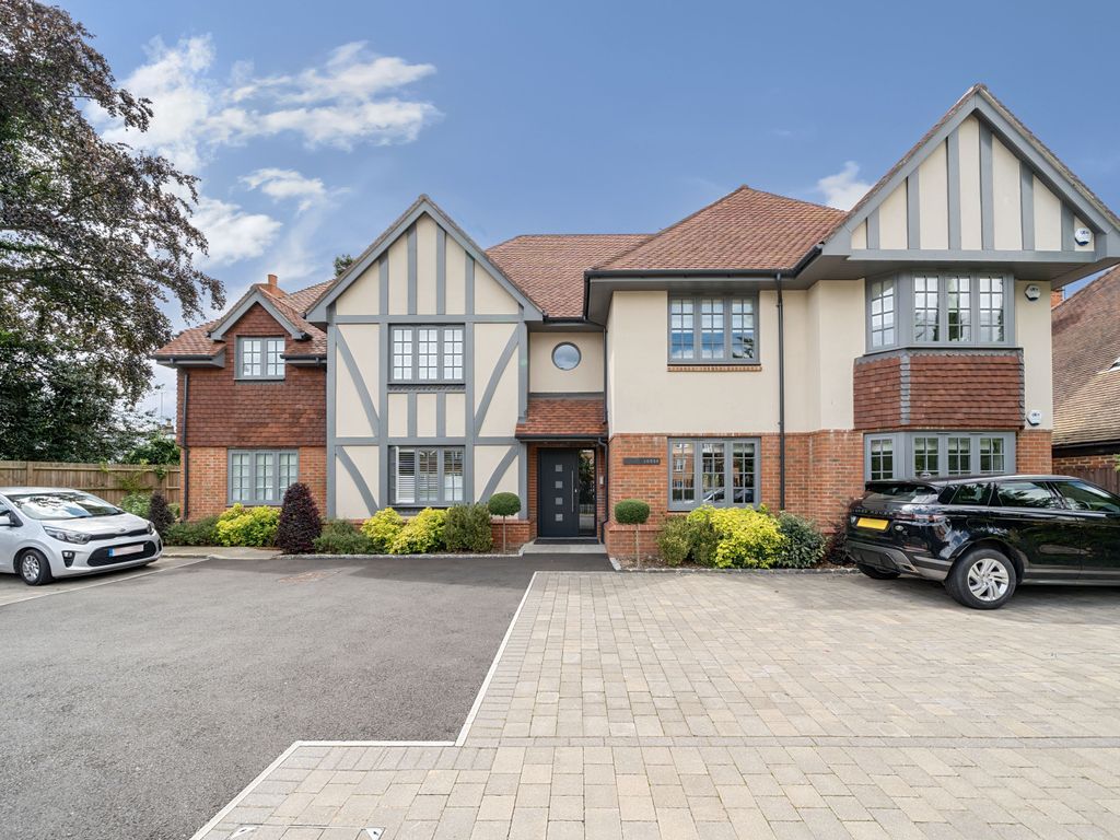 New home, 2 bed flat for sale in Packhorse Road, Gerrards Cross