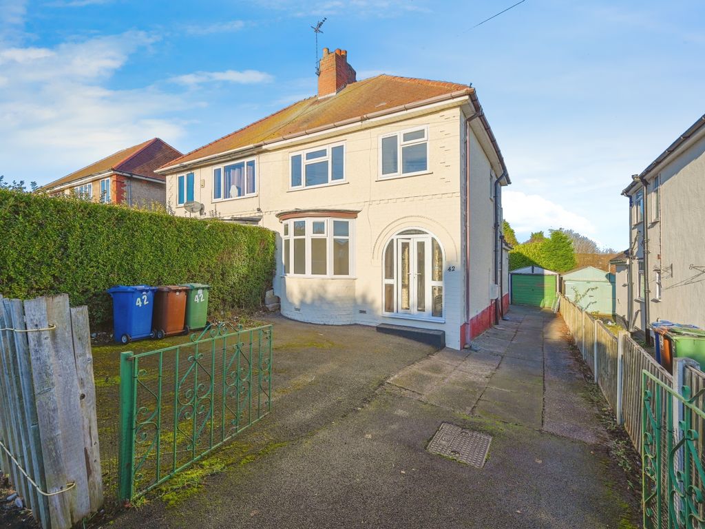 3 bed semidetached house for sale in Princess Street, Cannock