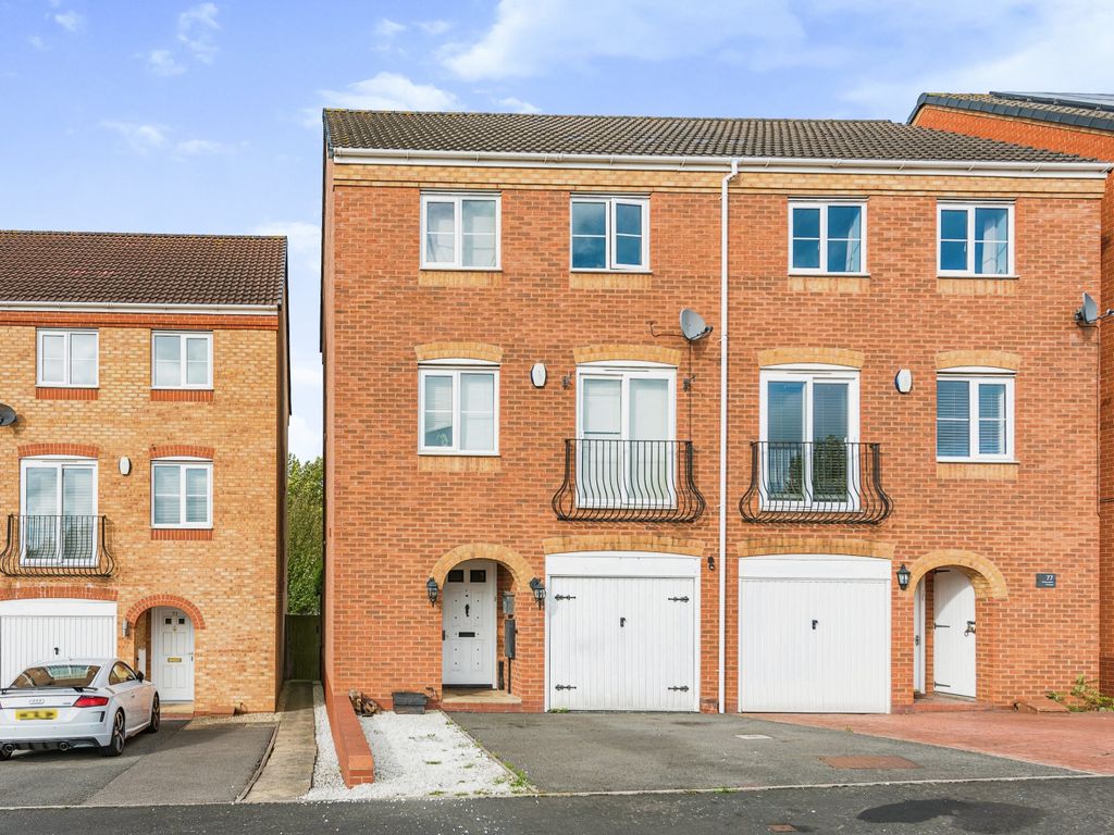 4 bed semidetached house for sale in Palmerston Avenue, Wilnecote