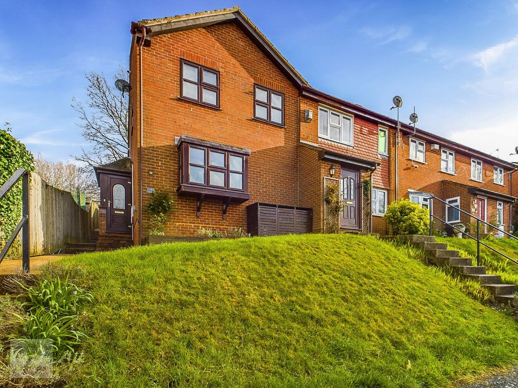 4 bed end terrace house for sale in Heritage Road, Chatham ME5, £310,000 Zoopla