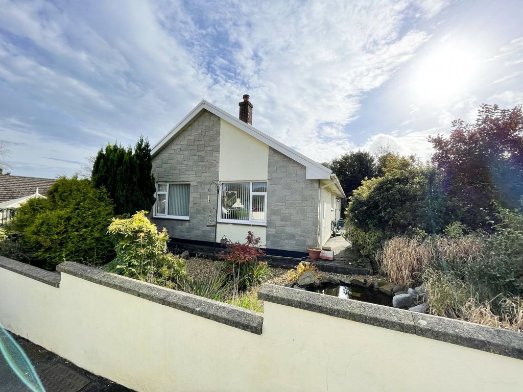 3 bed bungalow for sale in Meadow Park, Treffgarne, Haverfordwest SA62