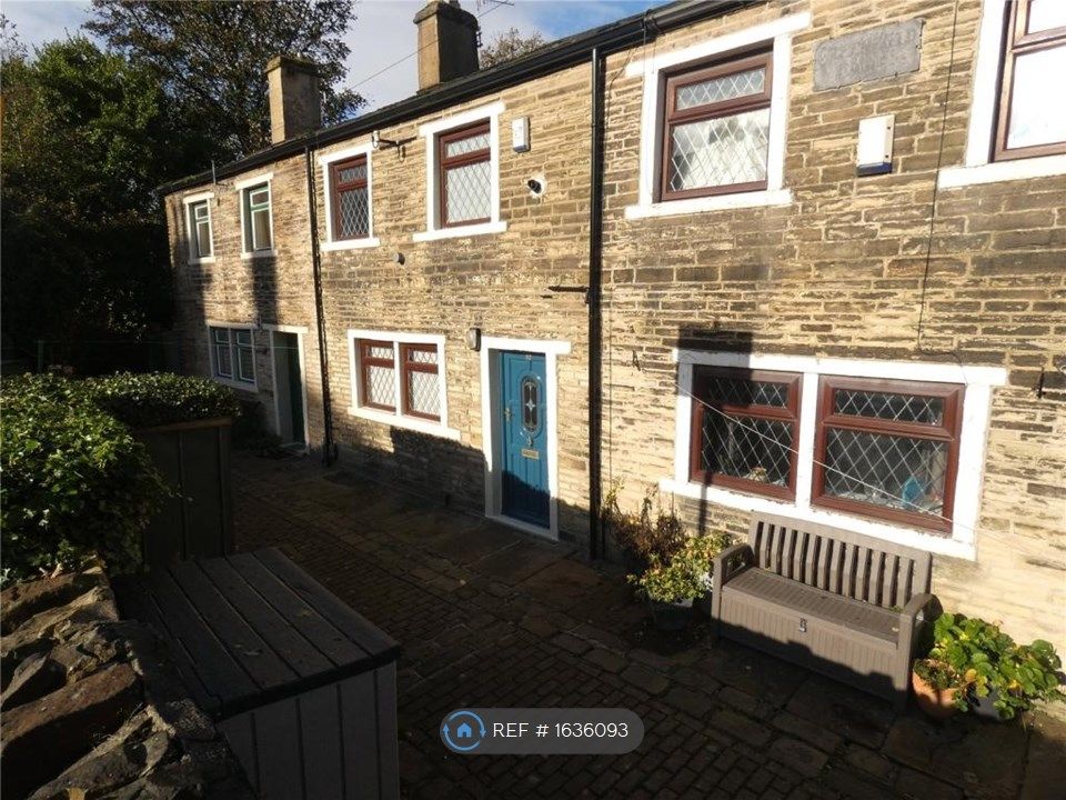 2 bed terraced house to rent in Greenfield Lane, Great Horton, Bradford