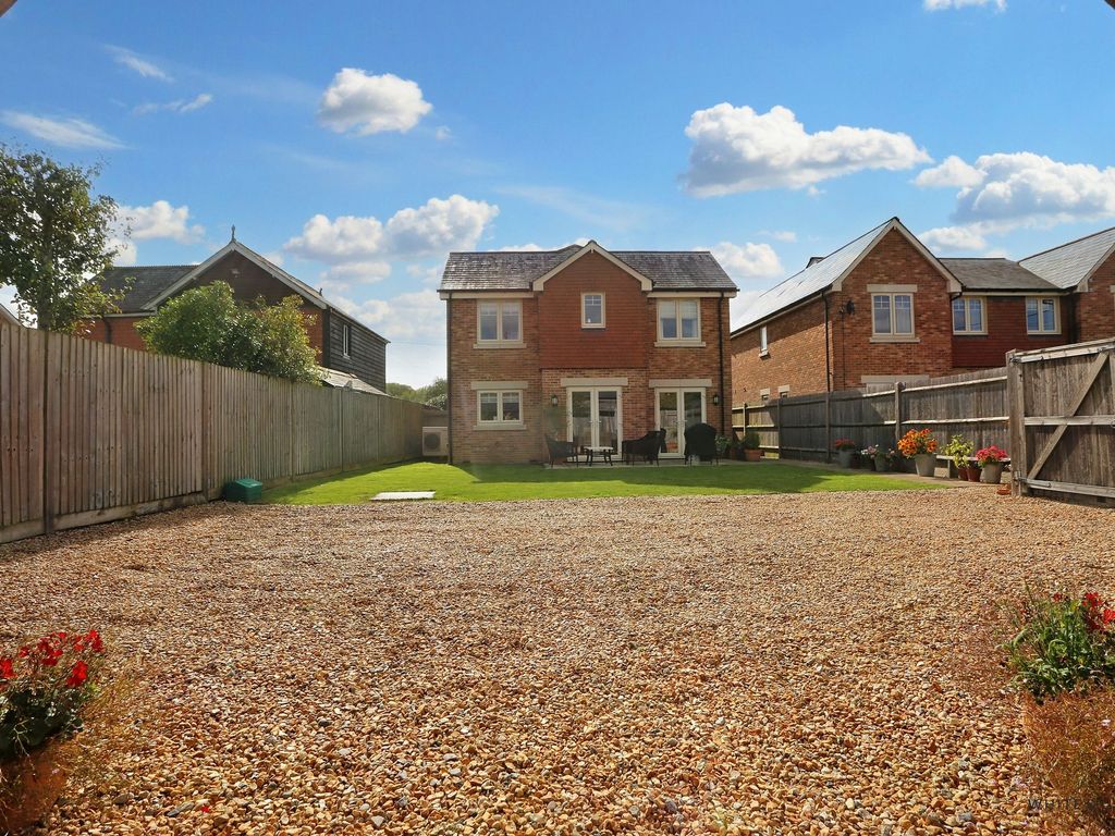 4 bed detached house for sale in Winchester Road, Upham SO32, £650,000