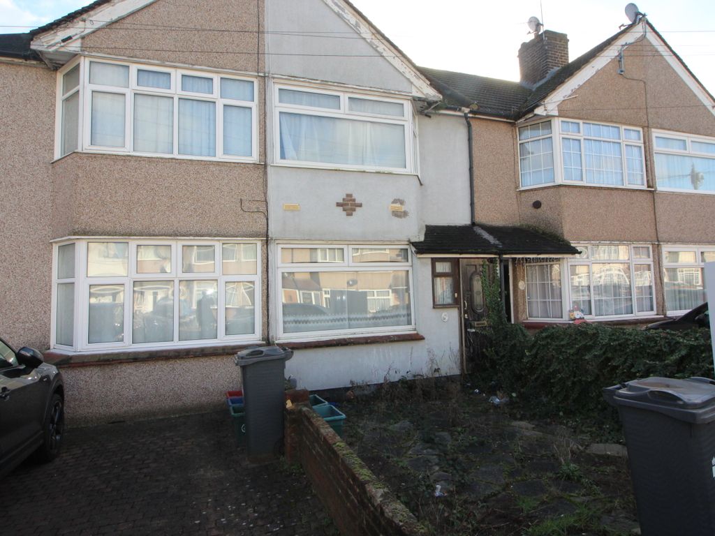 3 bed semidetached house to rent in Fernside Avenue, Feltham TW13 Zoopla