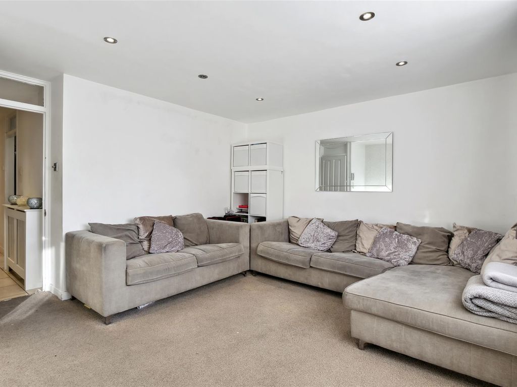 3 bed flat for sale in Granville Road, London NW2 Zoopla