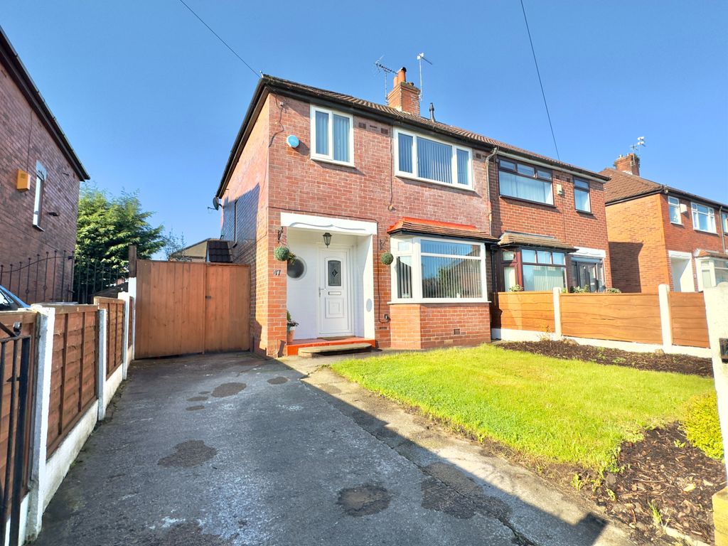3 bed semidetached house for sale in Southgate Road, Chadderton