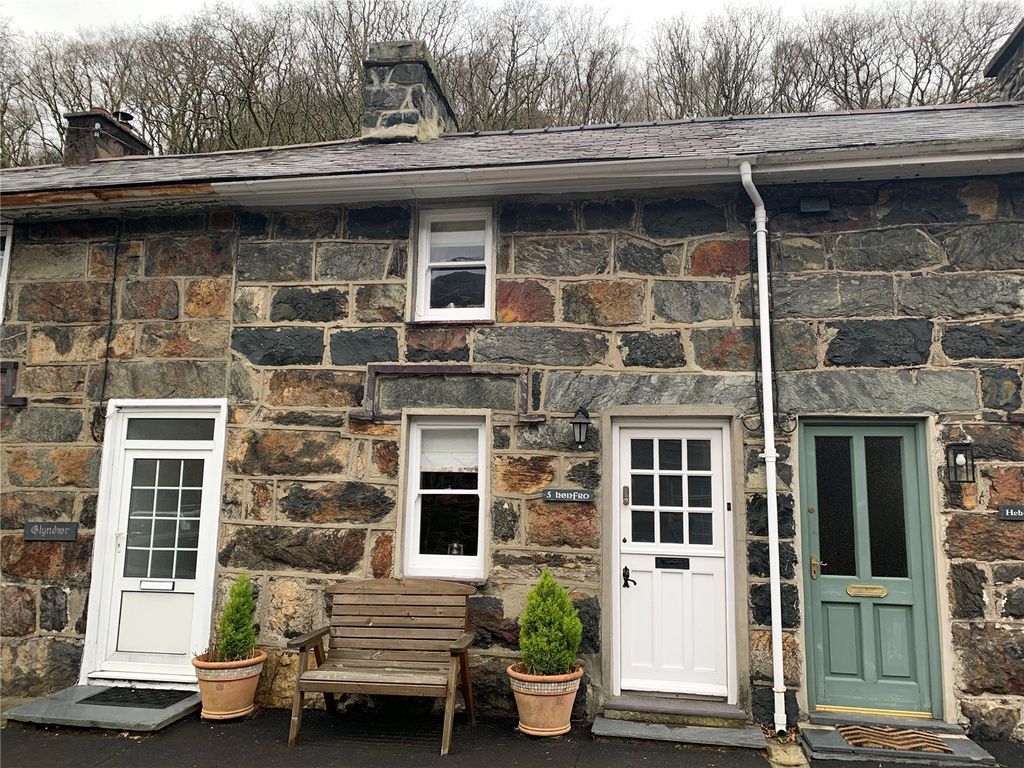 2 bed terraced house for sale in Gwynant Street, Beddgelert, Caernarfon