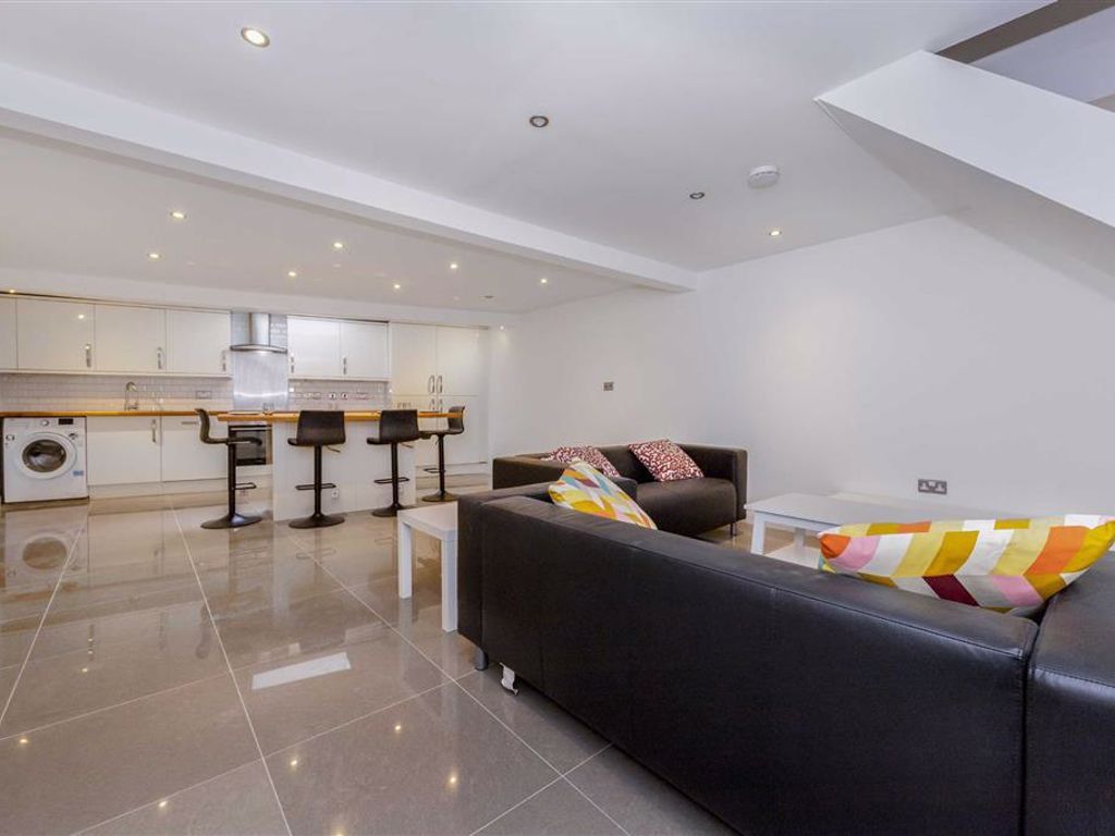 2 bed flat for sale in Landor Road, London SW9 Zoopla